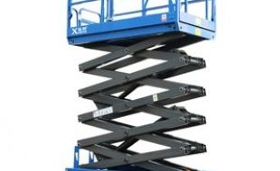 靈活高效的多柱鋁合金升降平臺在商場清潔中的應(yīng)用