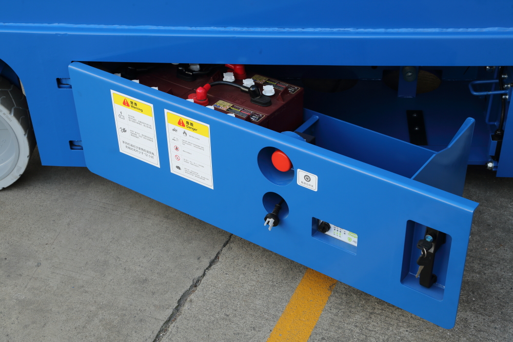 自行剪叉式高空作業(yè)平臺(tái)